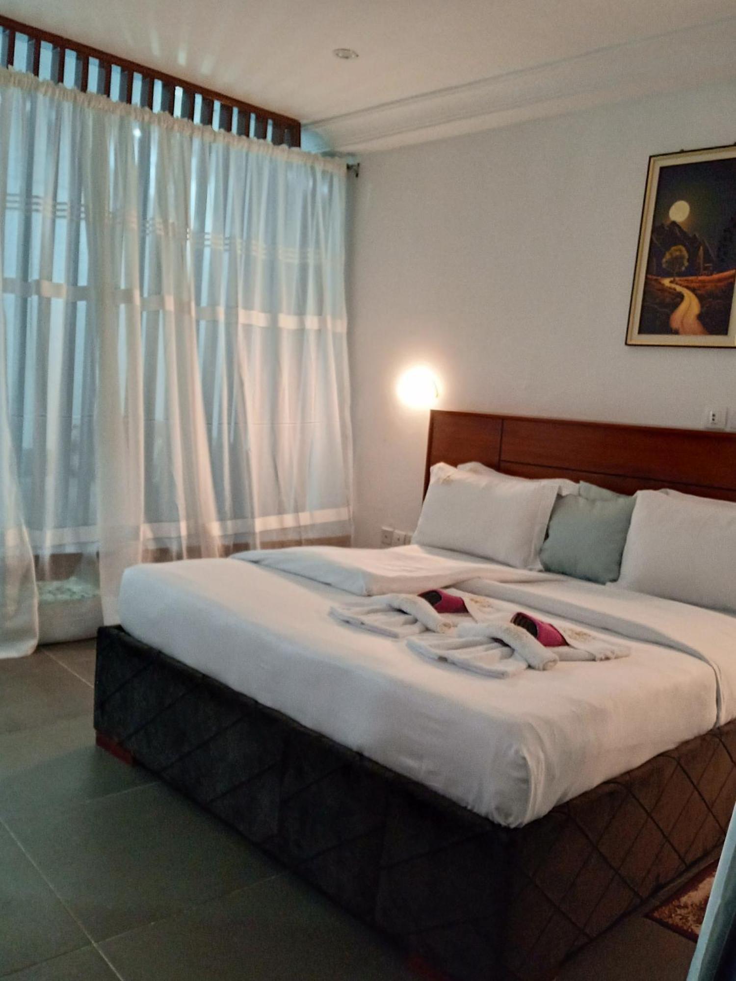 Cofe Hotel Yaoundé Eksteriør billede