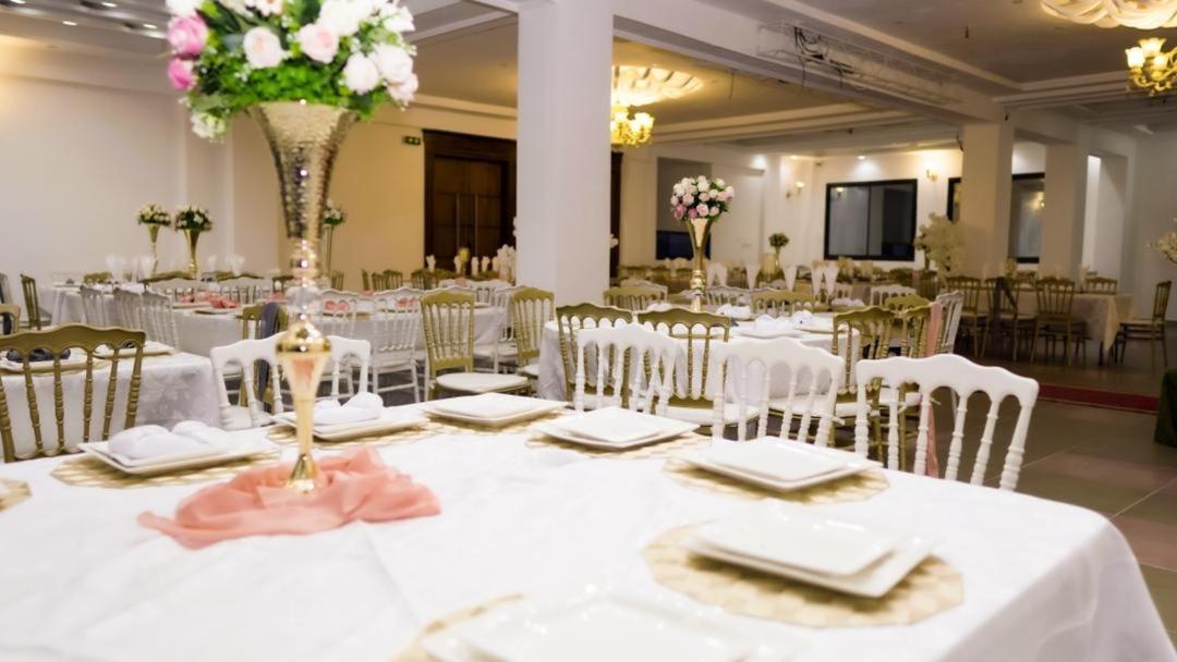 Cofe Hotel Yaoundé Eksteriør billede